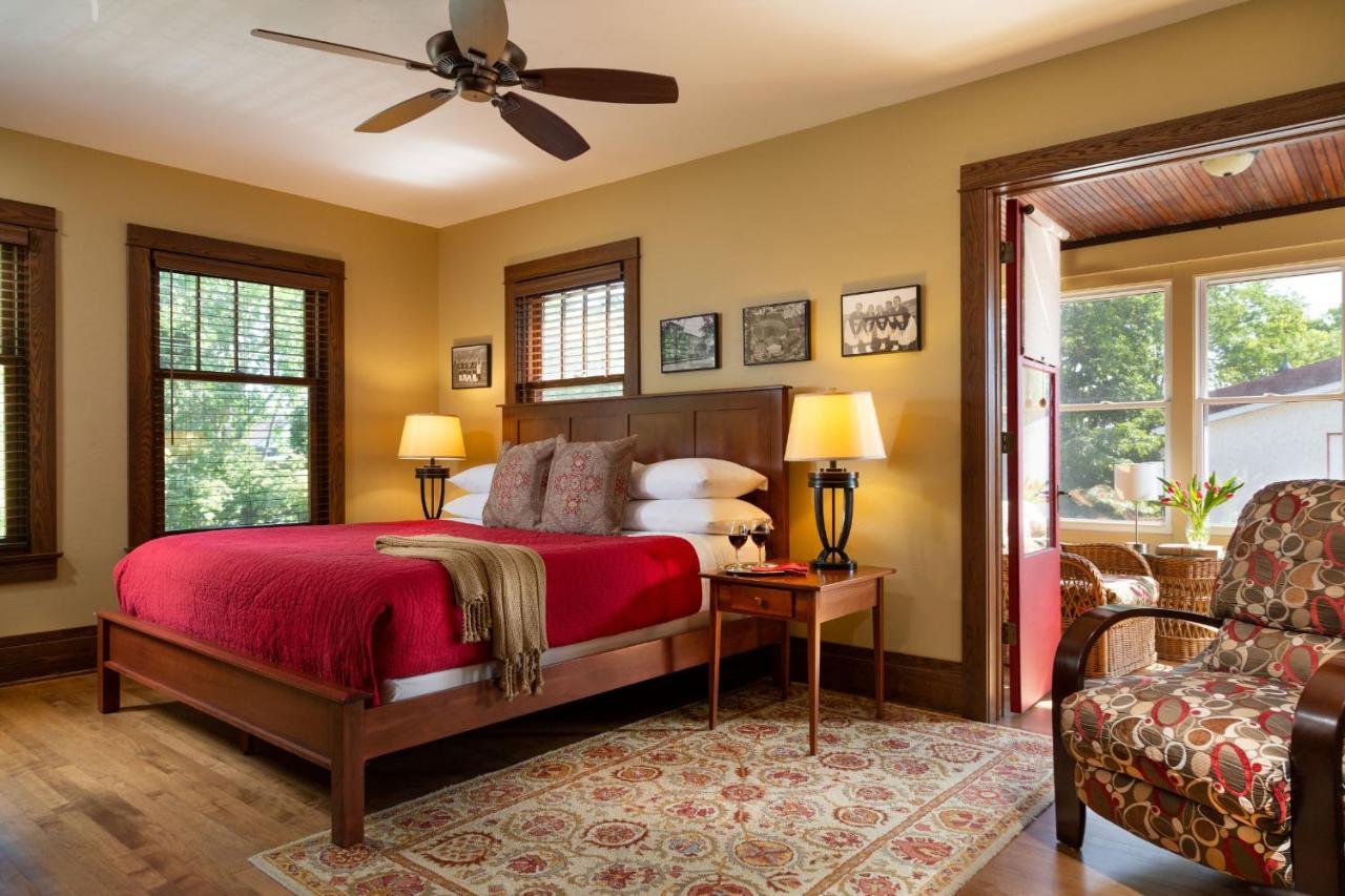 The Buckingham Inn Madison Bagian luar foto