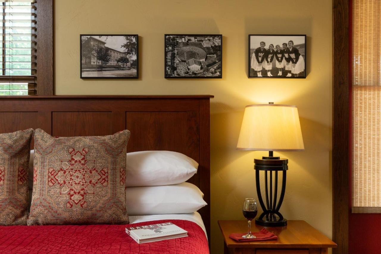 The Buckingham Inn Madison Bagian luar foto