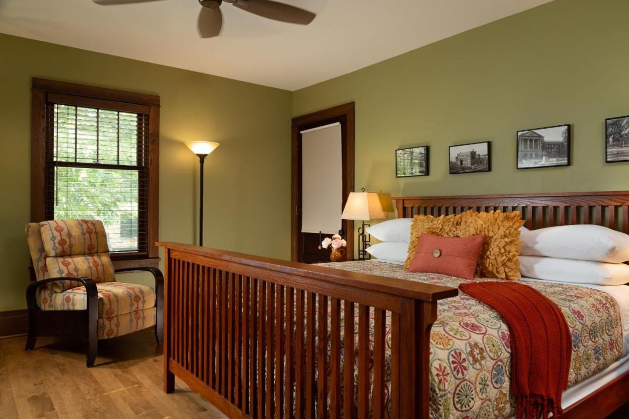 The Buckingham Inn Madison Bagian luar foto